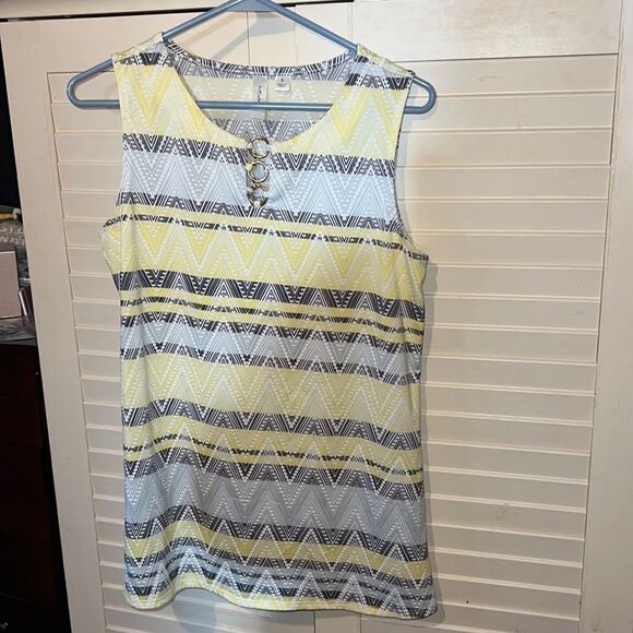 Tacera Zigzag pattern lightweight sleeveless blouse - Picture 1 of 7